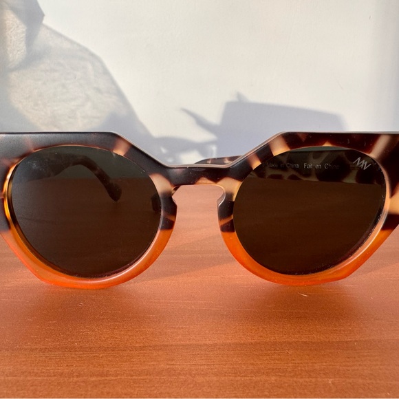 MATT&NAT MULE - LEOPARD ROUND SUNGLASSES - Picture 5 of 11